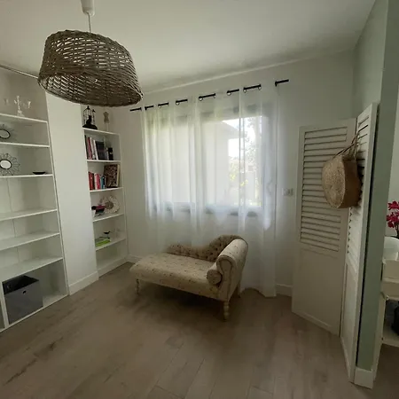 Jolie En Bois Au Calme